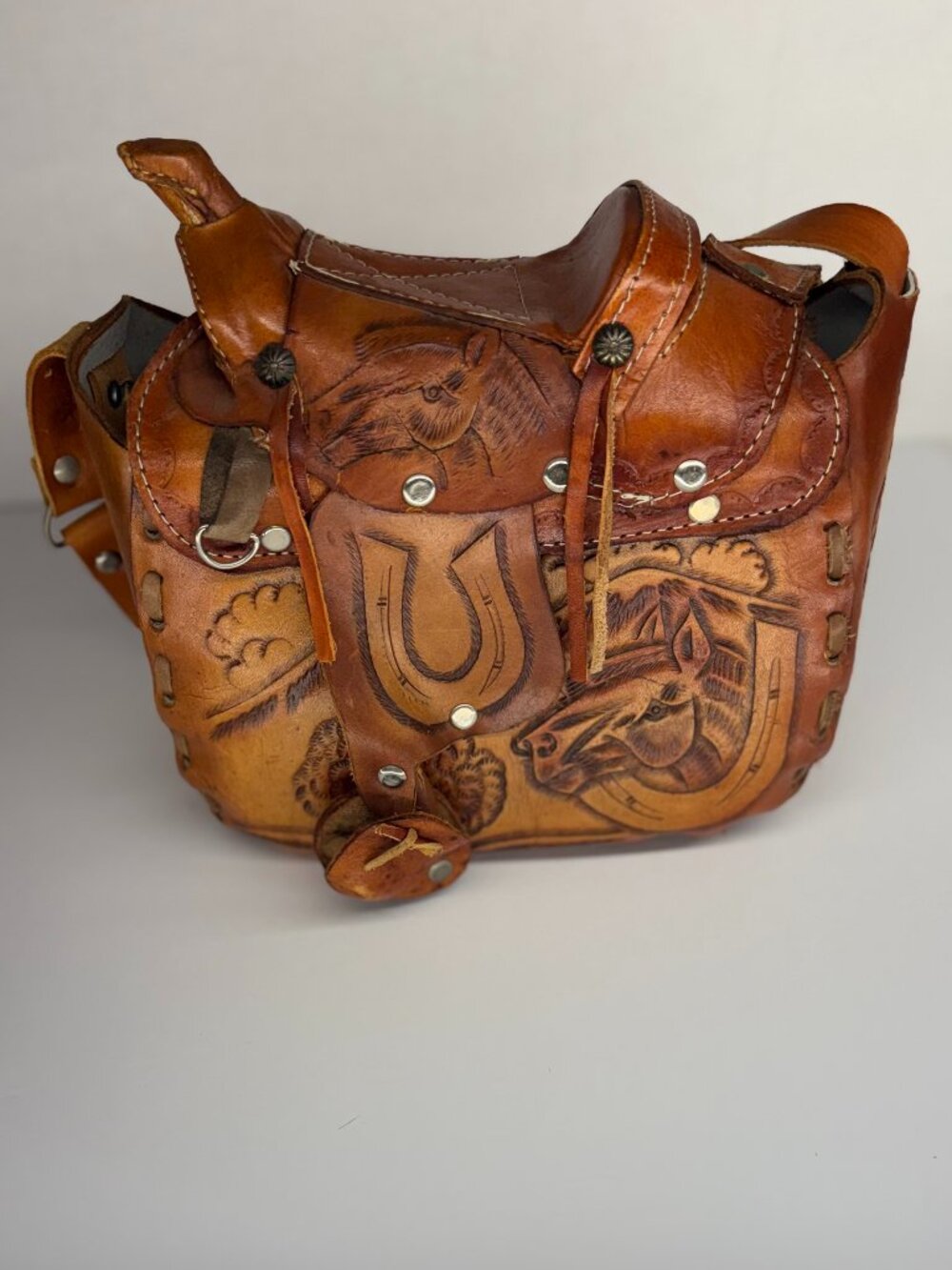 VINTAGE 70'S LEATHER WESTERN SADDLE BAG